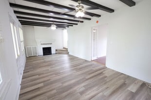 Building Photo - 1124 Brownsville Rd