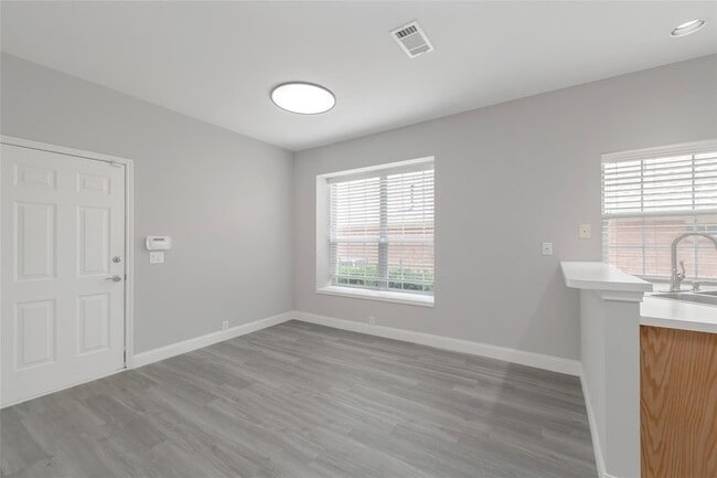 Building Photo - 2313 Hunters Run Dr