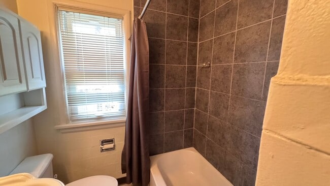 Building Photo - 120 Garden St