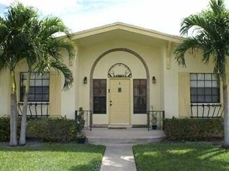 Primary Photo - 241 SE Four Winds Dr