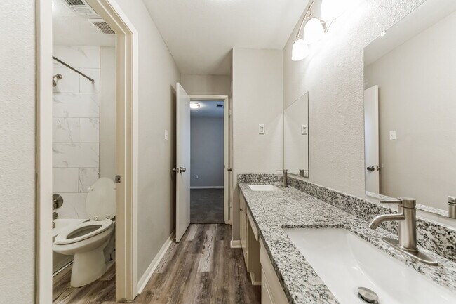 Building Photo - Move-In Ready 3BR/2BA in Baytown – 1,472 Sq Ft with Private Yard & Garage