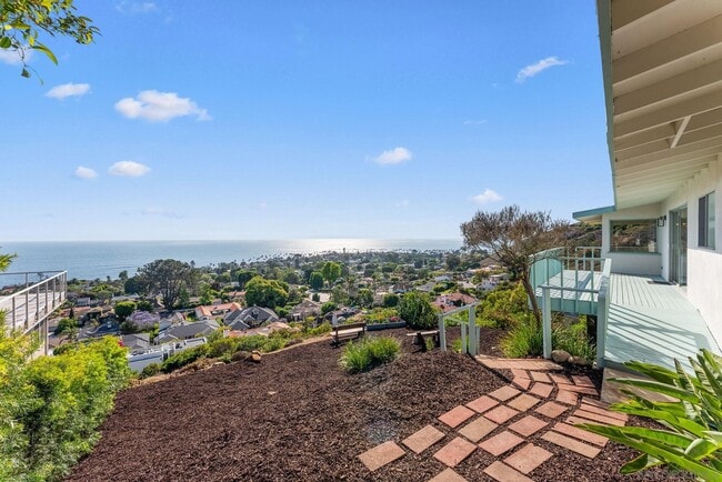 Building Photo - 5995 La Jolla Corona Dr