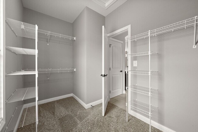 Building Photo - Pet Friendly Four Bedroom with Bonus!