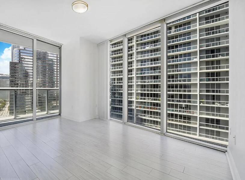 Building Photo - 475 Brickell Ave