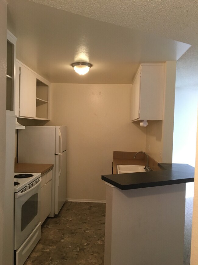 Primary Photo - 630 The Vlg