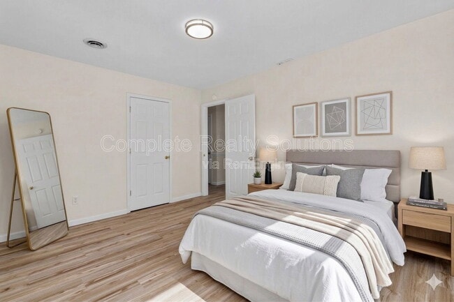 Building Photo - 1405 Flicker Dr