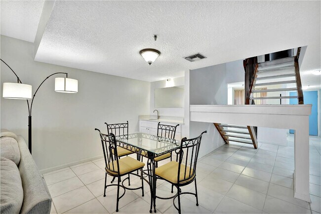 Building Photo - 355 S Ocean Dr