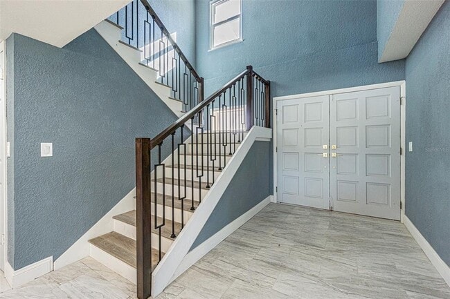 Building Photo - 6379 Conniewood Square