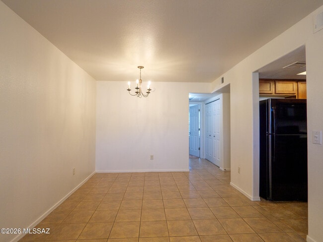 Building Photo - 5855 N Kolb Rd