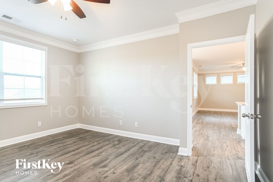 Building Photo - 126 Ari Ave