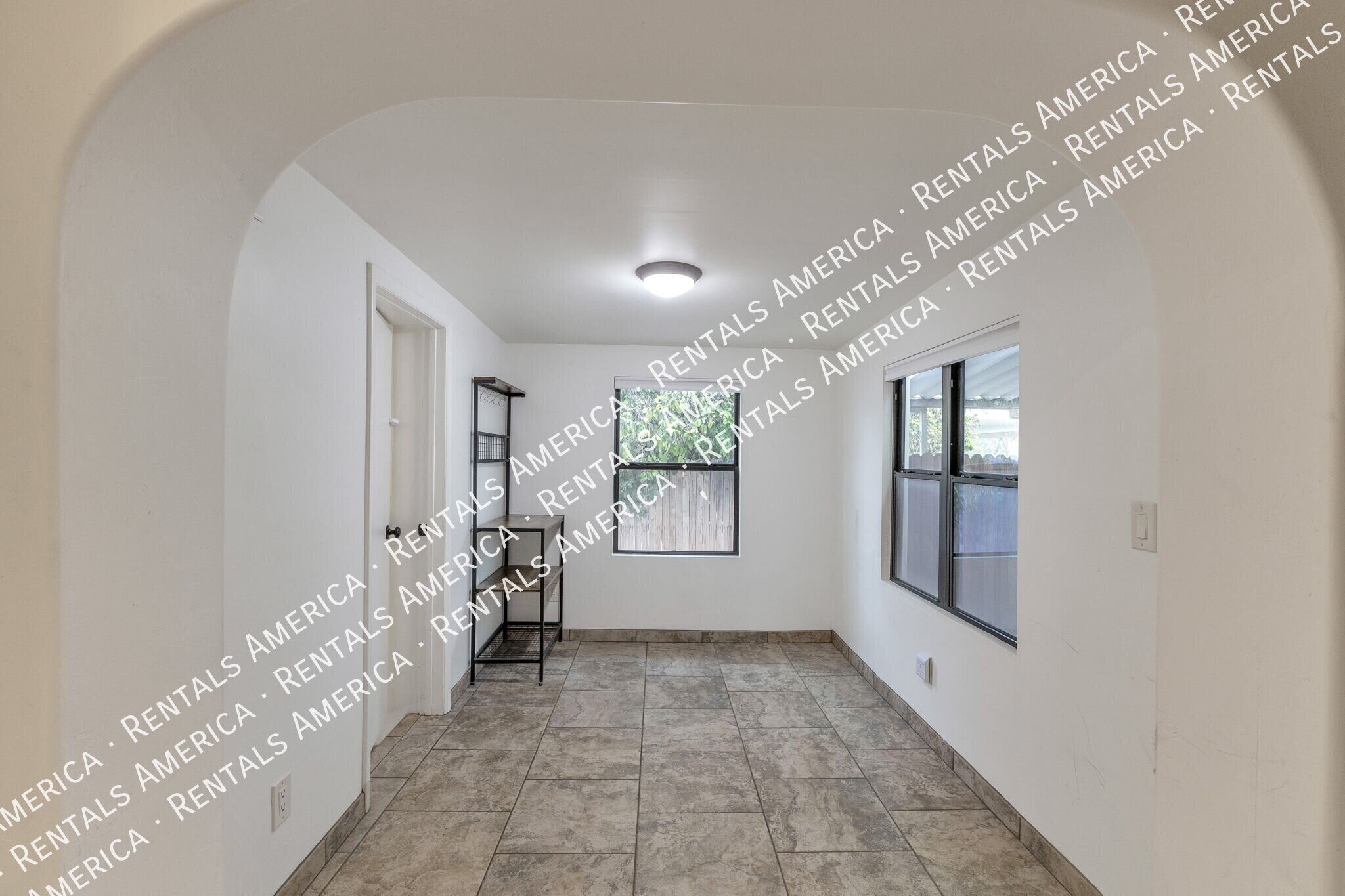 Building Photo - 4841 E 3rd St