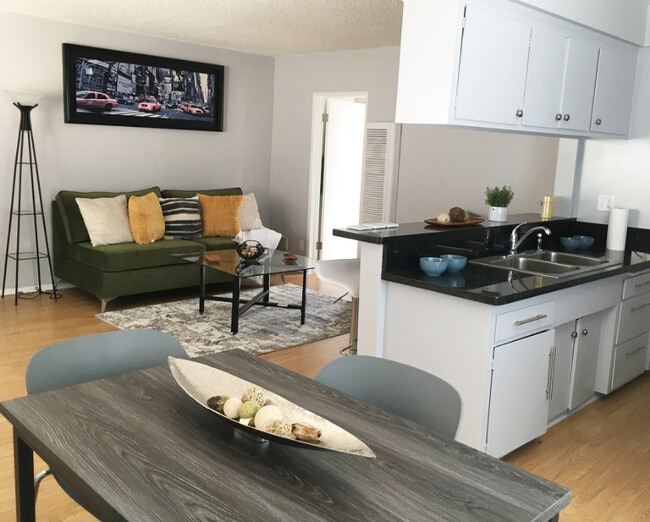 Building Photo - 2827 S Corning St