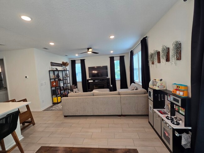 Building Photo - 7233 Mahogany Run Dr