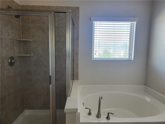 Building Photo - 5295 Rustic Ct