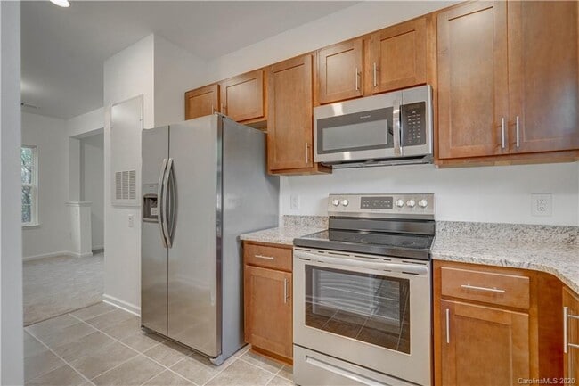 Building Photo - 21512 Aftonshire Dr