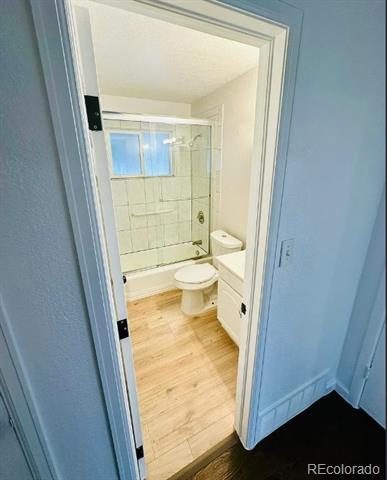 Building Photo - 940 W 70th Pl