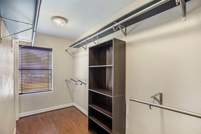 Building Photo - 2106 Stonecrest Dr
