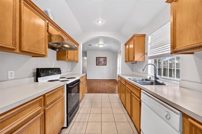 Building Photo - 12835 Wisteria Park Dr