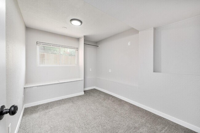 Building Photo - 18912 E Kansas Dr