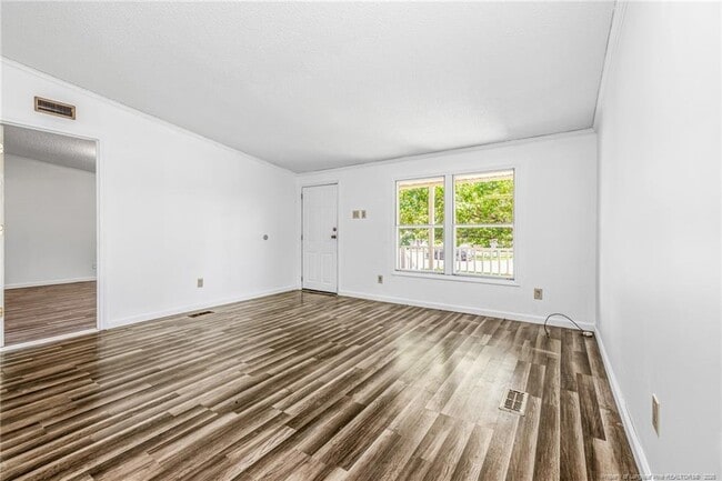 Building Photo - 105 Valley Forge Way N