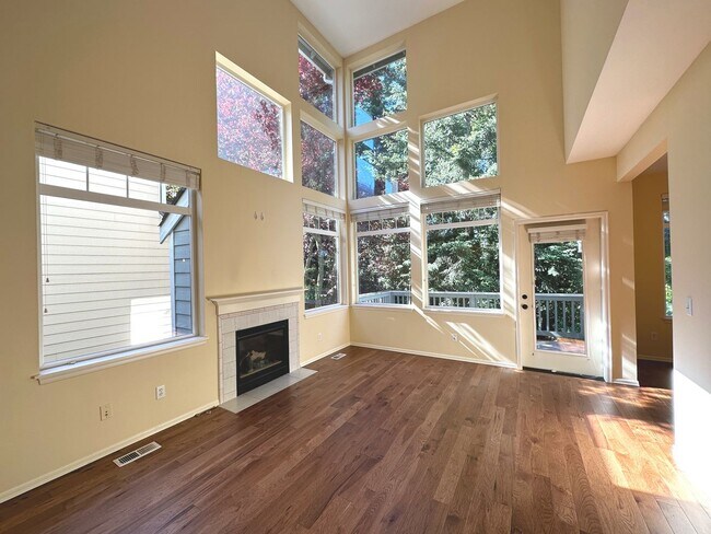 Building Photo - 3Bd/2.5Ba Kirkland House