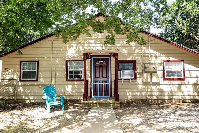 Building Photo - 1312 Pine St