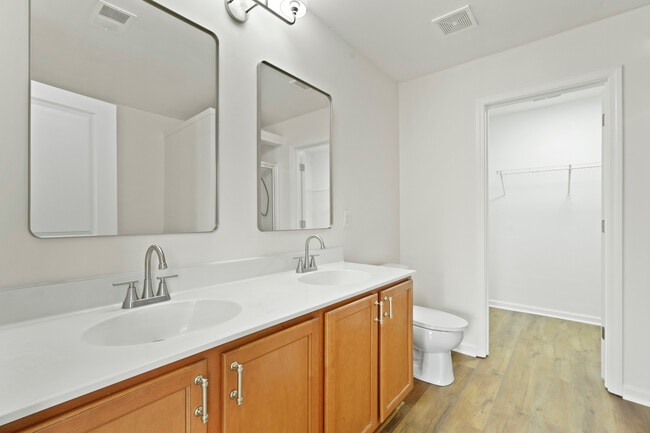 Building Photo - 3 Chandler Bluff Dr