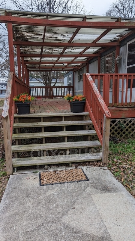 Building Photo - 106 Sumac Ln