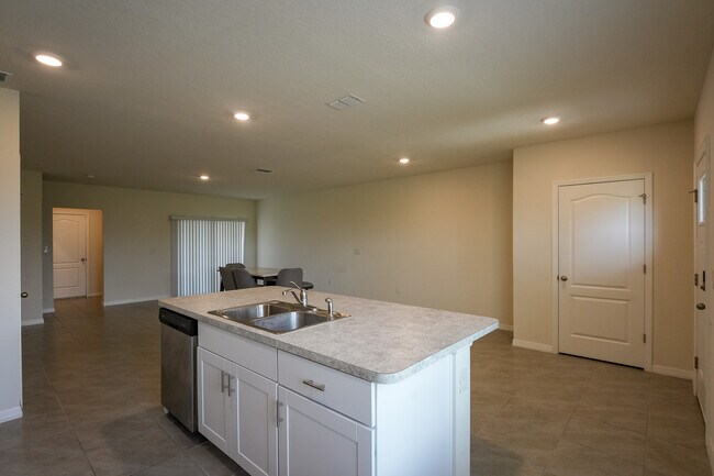 Building Photo - 1804 Katz Crossing Dr