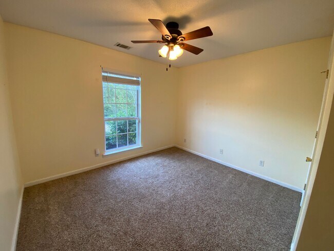 Building Photo - 3 bedroom 2 bath house in Berwick