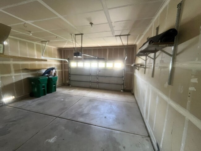 Building Photo - Beautiful 3 Bed, 2 Bath Home with 2-Car Garage in Desirable Sparks Neighborhood