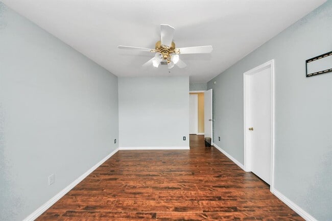 Building Photo - 7611 Legacy Pines Dr