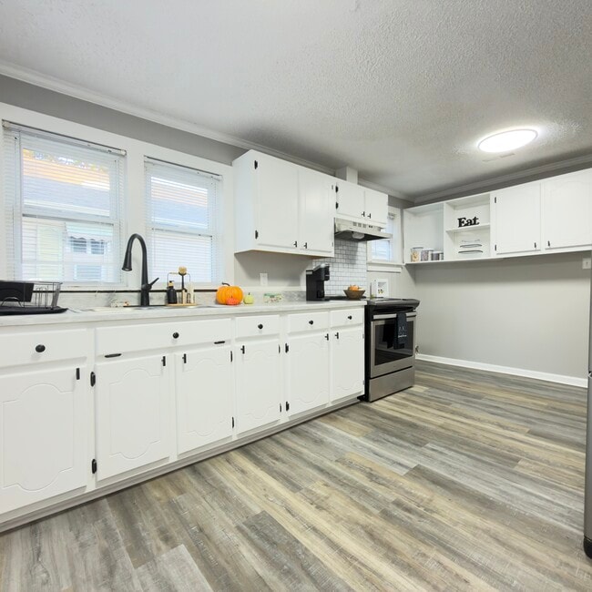 Building Photo - 4320 Wallace St