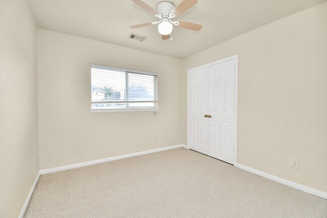 Building Photo - 19139 Mission Manor Ln