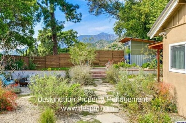 Building Photo - 4385 El Prieto Rd