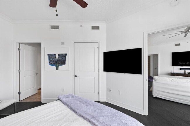 Building Photo - 1209 E Cumberland Ave