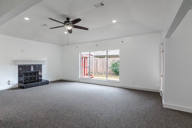Building Photo - 19102 Lookout Mountain Ln