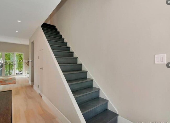 Building Photo - 307 Majorca Ave