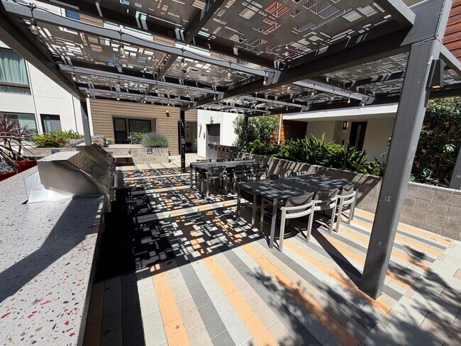 Building Photo - $2,695 / 1 BR - STYLISH & CONVENIENT HOME IN THE HEART OF FREMONT!