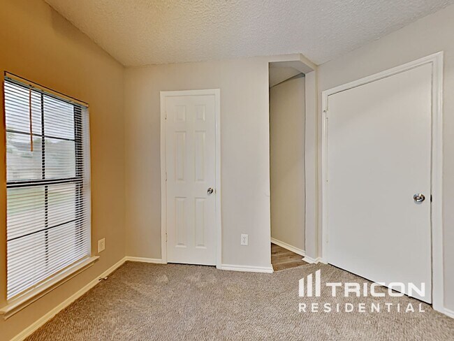 Building Photo - 815 Wyndham Pl