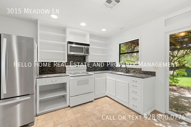 Building Photo - 3015 Meadow Ln
