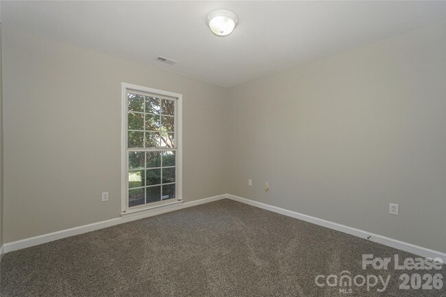 Building Photo - 840 Emerson Dr