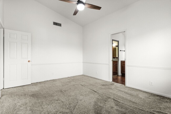 Building Photo - 4802 Canyon Cir