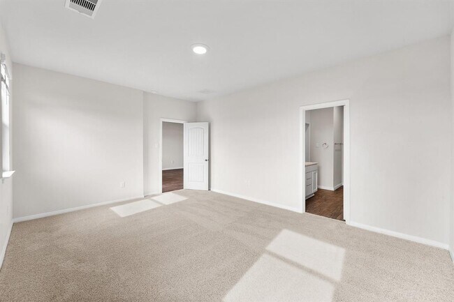 Building Photo - 225 Caddo Bnd