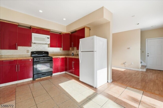 Building Photo - 77 Swartswood Rd