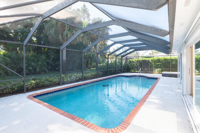 Building Photo - 3372 SE Court Dr