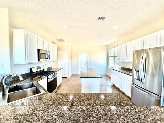 Building Photo - 10276 Romantico Dr