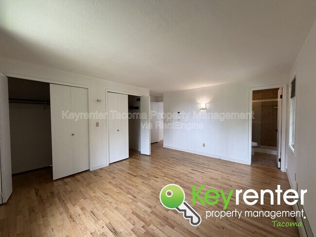 Building Photo - 629 Sandra Lee Ct SE