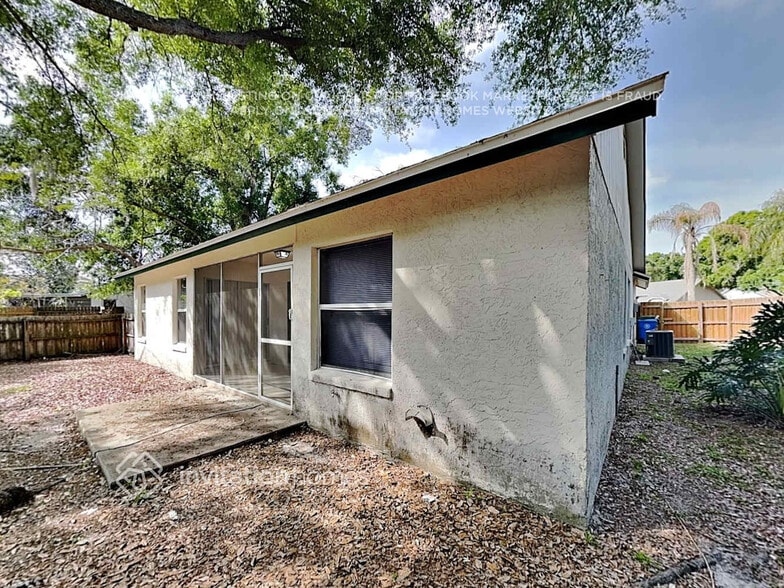 Building Photo - 515 49th St E