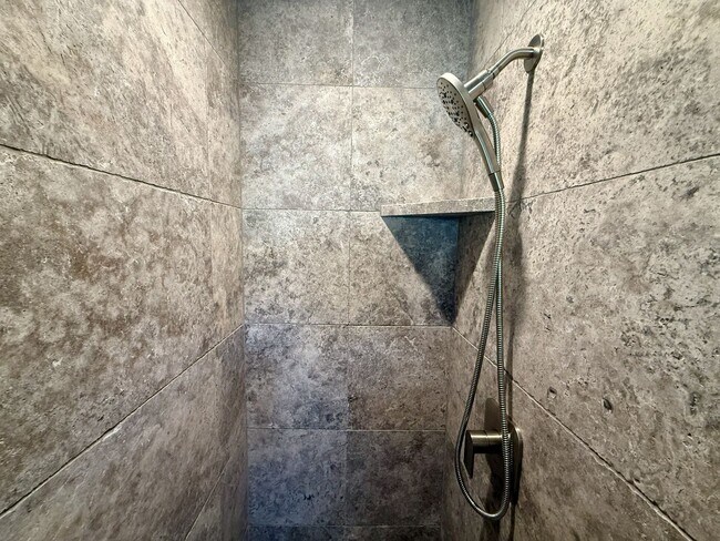 Building Photo - Beautiful Two Bedroom/Two Bathroom Home with Large Yard